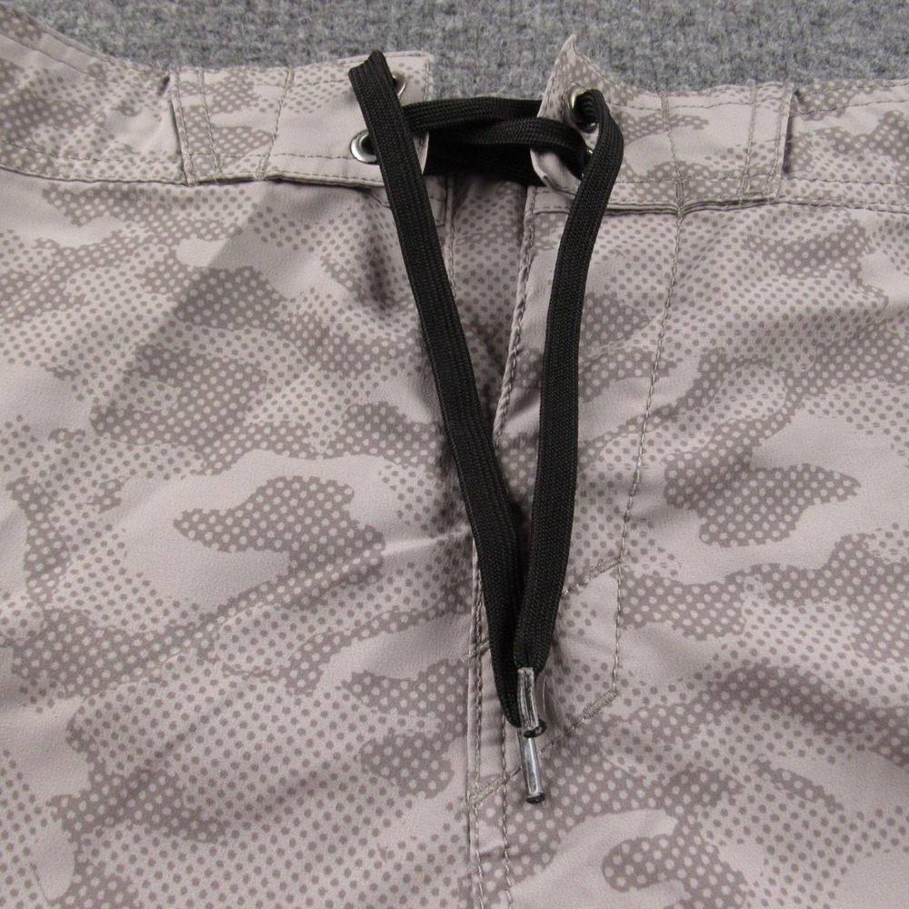 Born Primitive Shorts Mens 34x8 Grey Camo American Defender Training Performance - Picture 7 of 15